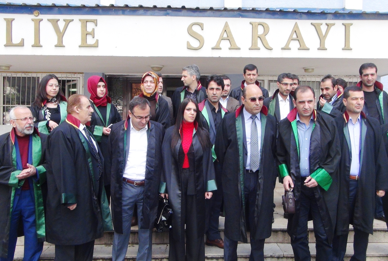 Bingöl’de avukatlar, Savcı Kiraz'a yönelik saldırıyı kınadı Bingöl’de avukatlar, Savcı Kiraz'a yönelik saldırıyı kınadı